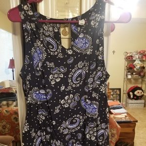 Old Navy sleeveless top. Key hole in back.